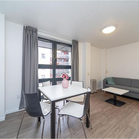 Joivy Affordable 3,4,5 And 12 Bed Private Flats Next To Royal Mile (Adults Only) Daire Edinburgh Dış mekan fotoğraf