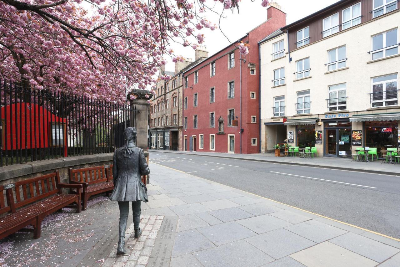 Joivy Affordable 3,4,5 And 12 Bed Private Flats Next To Royal Mile (Adults Only) Daire Edinburgh Dış mekan fotoğraf