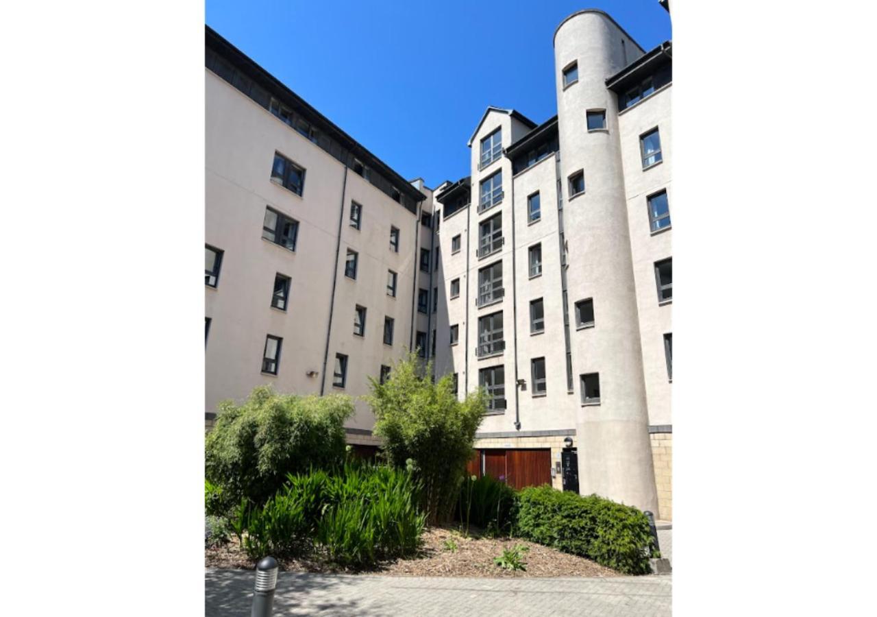 Joivy Affordable 3,4,5 And 12 Bed Private Flats Next To Royal Mile (Adults Only) Daire Edinburgh Dış mekan fotoğraf