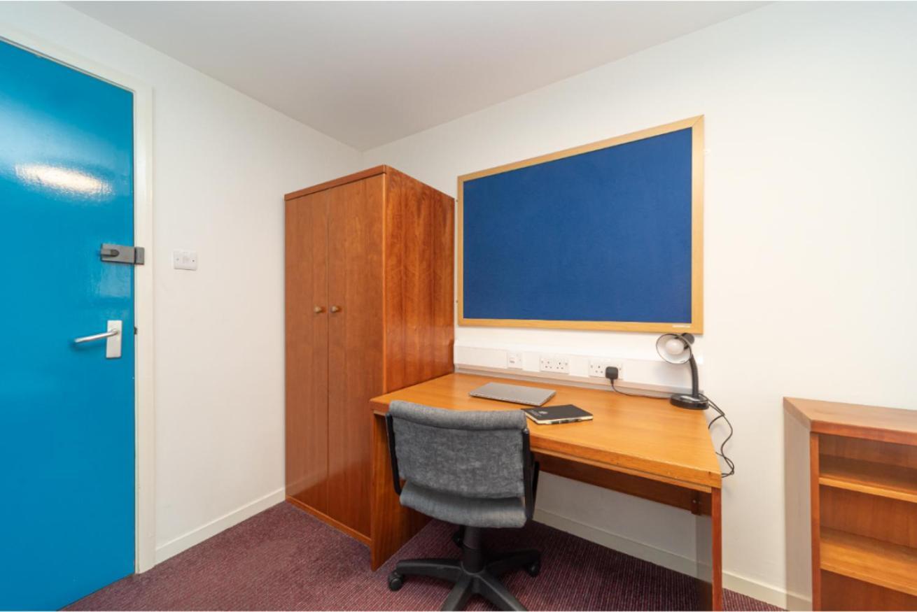 Joivy Affordable 3,4,5 And 12 Bed Private Flats Next To Royal Mile (Adults Only) Daire Edinburgh Dış mekan fotoğraf