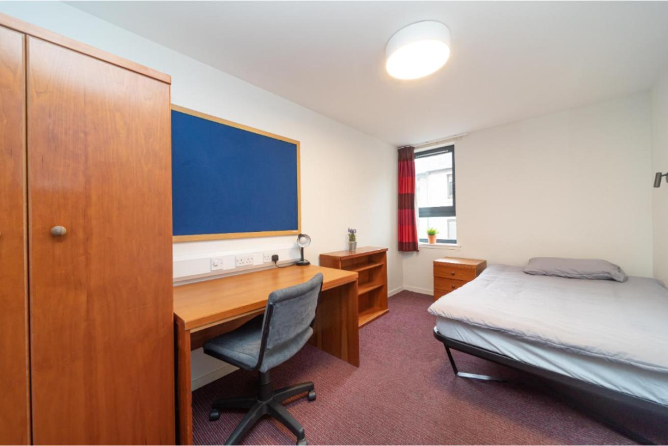 Joivy Affordable 3,4,5 And 12 Bed Private Flats Next To Royal Mile (Adults Only) Daire Edinburgh Dış mekan fotoğraf