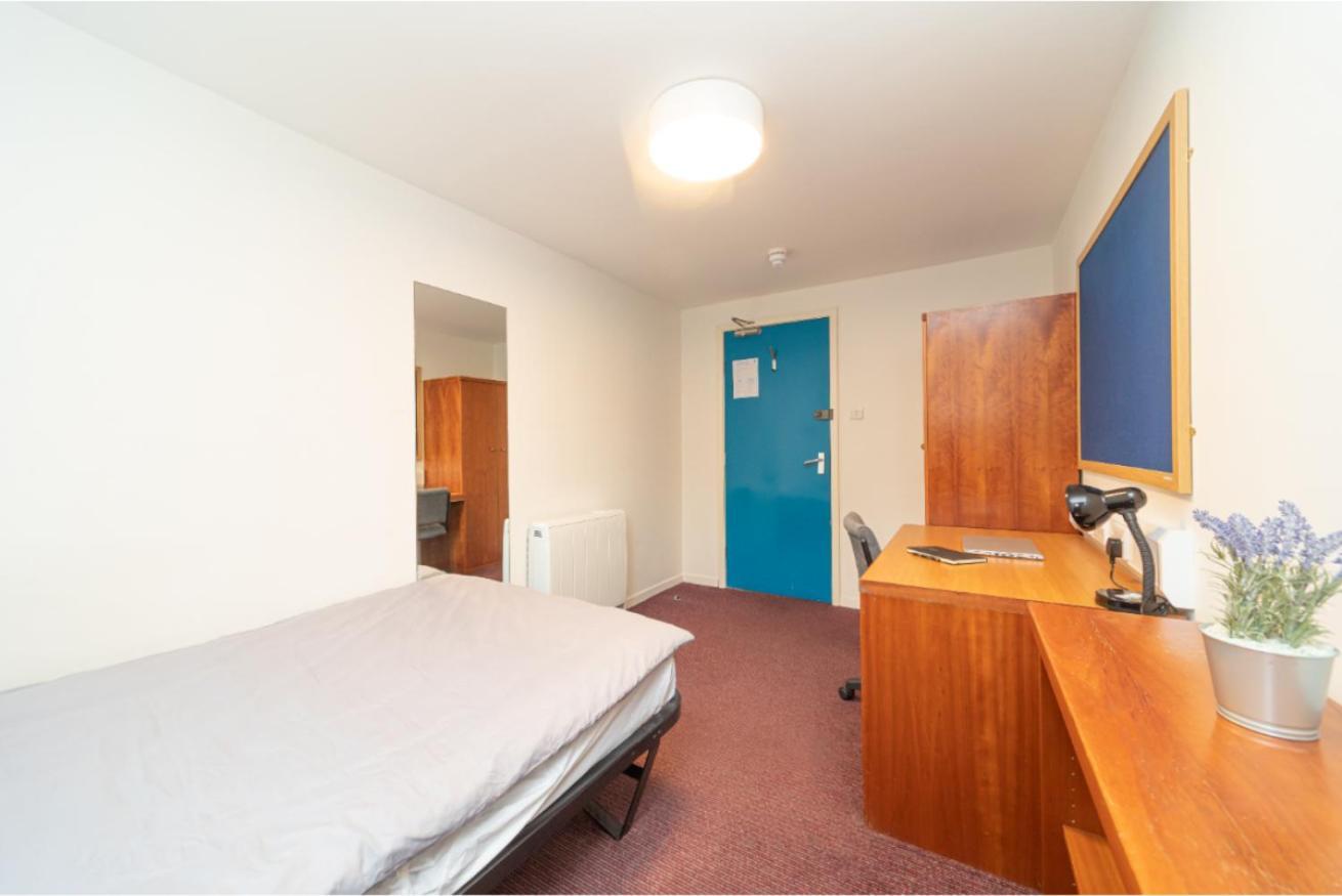Joivy Affordable 3,4,5 And 12 Bed Private Flats Next To Royal Mile (Adults Only) Daire Edinburgh Dış mekan fotoğraf