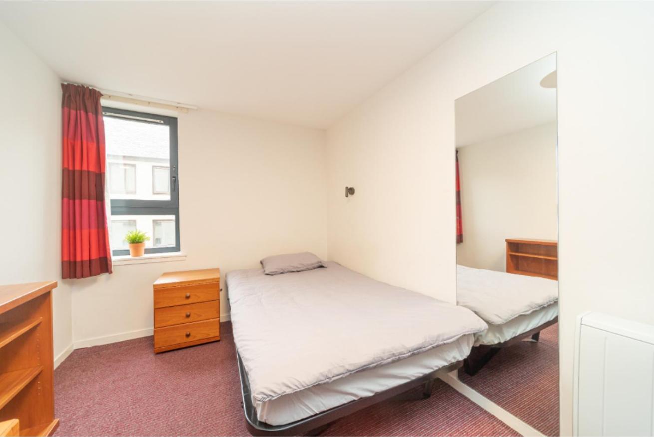 Joivy Affordable 3,4,5 And 12 Bed Private Flats Next To Royal Mile (Adults Only) Daire Edinburgh Dış mekan fotoğraf